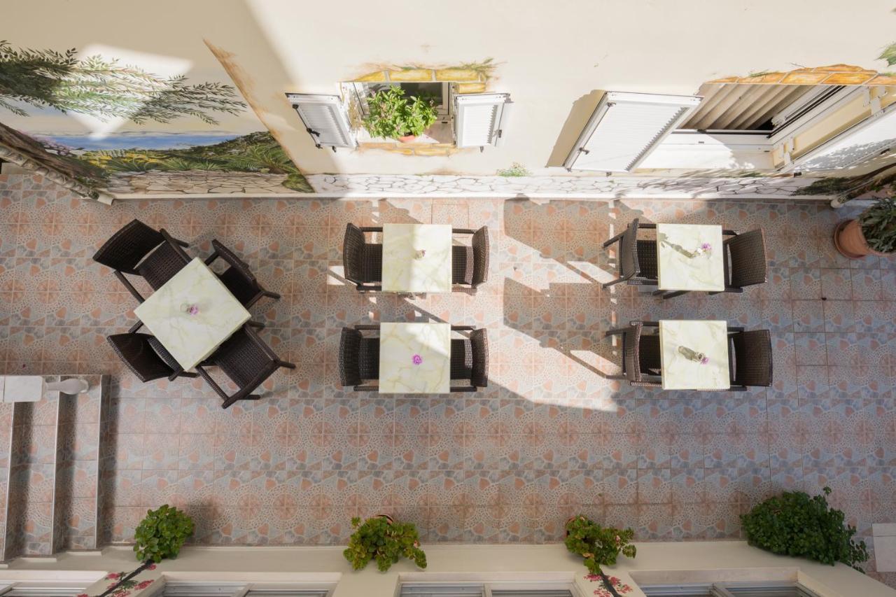 Bella Vista Beach Hotel بينيتسيس المظهر الخارجي الصورة