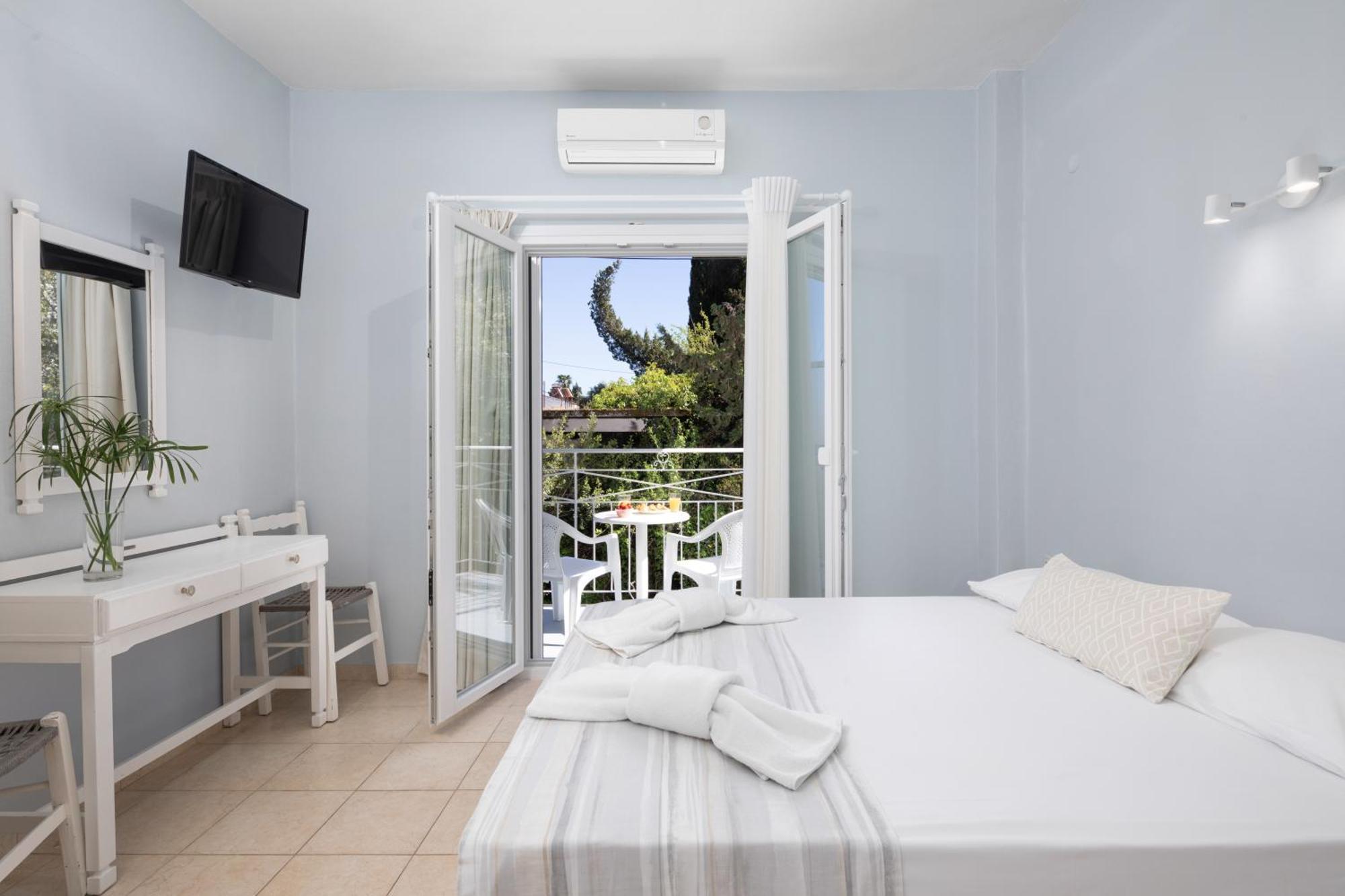 Bella Vista Beach Hotel بينيتسيس المظهر الخارجي الصورة