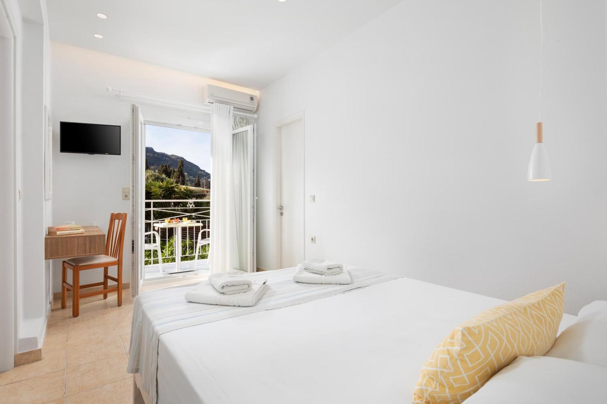 Bella Vista Beach Hotel بينيتسيس المظهر الخارجي الصورة