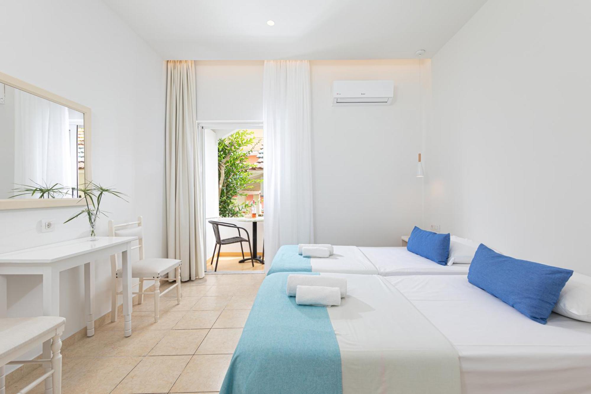 Bella Vista Beach Hotel بينيتسيس المظهر الخارجي الصورة