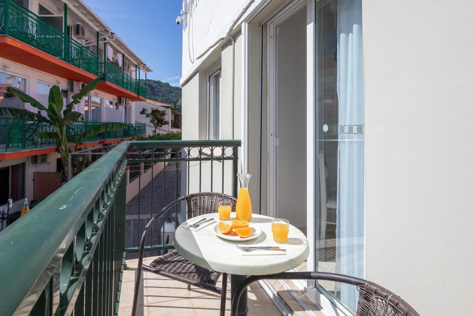 Bella Vista Beach Hotel بينيتسيس المظهر الخارجي الصورة